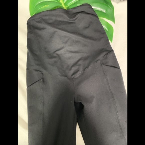 EUC Zella Live in Pocket 7/8 Maternity Leggings - Picture 3 of 12